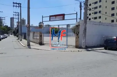 Excelente terreno localizado na vila galvão, com 1.700m² de área útil, de esquina, amplo, plano e limpo, murado e com portão ! não aceita permutas.  ref 21.208