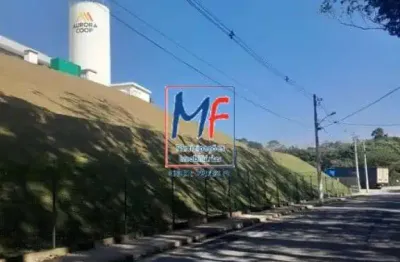 Excelente terreno localizado em arujá, com 3.138 m² de área útil. testada de 67 m e 100 % plano com vegetação alta  . não aceita permutas. ref 21.211