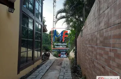 Excelente sobrado em cond. fechado na feiticeira, ilhabela/sp, 700m² a.u., 3 dormitórios (1 suíte), sala, cozinha, lavanderia,  churrasqueira, piscina, 6 vagas (ref 21.272)