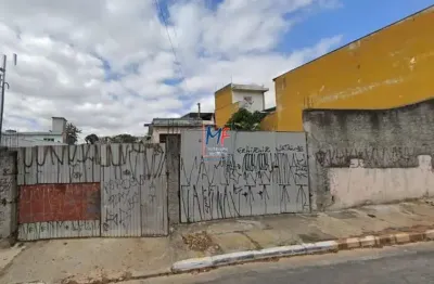 Terreno localizado na vila re, com aproximadamente 3.980 m² , duas frentes sendo uma de 50 m e outra de 51 m  , bom para incorporação. zoneamento zeis-3.  ref: 186 -