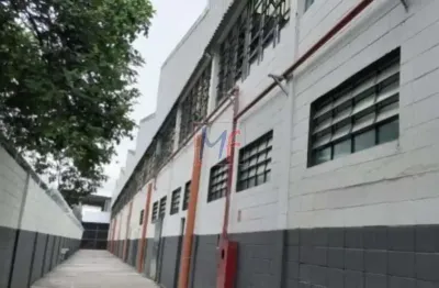 Terreno de 284m² com 2 casas ,sendo 1  sobrado nos fundos e 1 casa com 3 vagas !