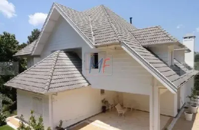 Lindíssima casa muito ampla e confortável mobiliada com 5 suites  e 6 vagas