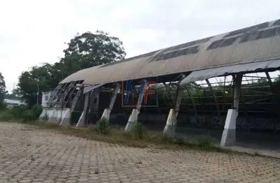 Ref 8.641- excelente terreno  em cotia com 15.203 m², sendo 208 metros do eixo da raposo tavares km 26, testada 84 mts. aceita permuta.