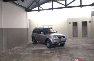 Galpão com terreno com 464 m² ,  400 m2 a.c., casa verde  e  entrada trifásica, 4 banheiros , todo reformado . ref: 10.966