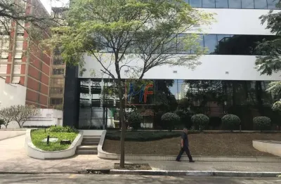 Loja em santo amaro com 52 m²a.c., no térreo, montada, com armários, vitrine, balcão, mezanino, unica loja com acesso externo. ref: 10.985