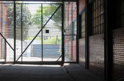 Excelente galpão com, 8.400m² a.c. distribuídos em 3 galpões separados , e este com 2.776 m2 , para locação . ref 11.774