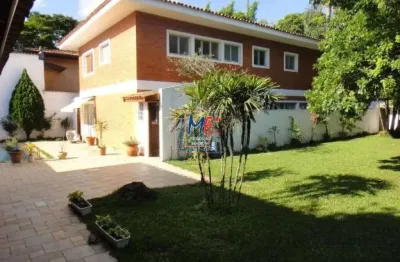 Linda casa localizada no bairro jardim morumbi, com 6 dorms (2 suítes), 7 vagas, sendo 450 m² a.c e 900 m² de área de terreno. ref: 12.509