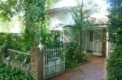 Ref  12.971- excelente casa localizada no bairro butantã, 450 m² a.c, , 300 m²  a.t, frente: 12 m, fundo: 37 m. 3 dorms, 4 vagas.