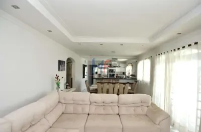 Ref 15.631 excelente sobrado localizado no bairro lava-pés,4.000 m² terreno , 800 m² a.c ,6 dormitórios ( 4 suítes), 25 vagas de garagem.