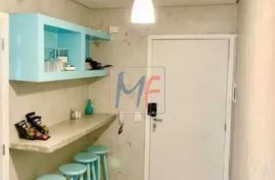 REF  15.745 - Lindo apto no Centro de São Paulo,  40 m²a.u.,  2 quartos, sala, cozinha, banheiro adaptado para cadeirantes, sem vaga.