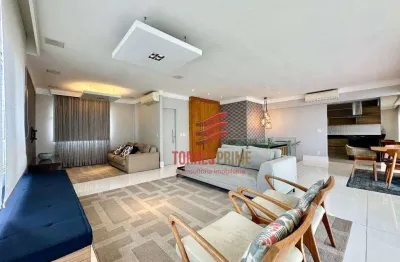 Apartamento duplex, vista panorâmica do mar, varanda gourmet, 4 dormitórios (2 suítes), 3 vagas de garagens, localizado no bairro do embaré.