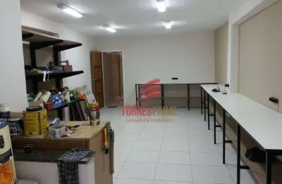 Casa comercial com 4 salas para alugar na Rua da Constituição, Paquetá, Santos