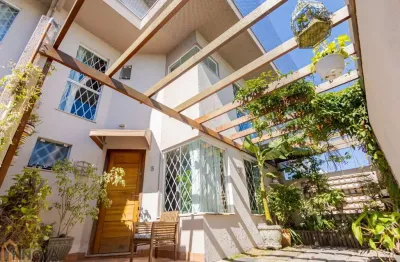 Sobrado com 3 quartos  para alugar, 129.90 m2 por r$3600.00  - boqueirao - curitiba/pr
