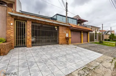 Sobrado frente rua 4 quartos a venda no xaxim – suíte, churrasqueira e 2 vagas de garagem