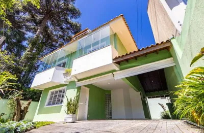 Casa com 3 quartos para alugar na Rua Arthur Manoel Iwersen, 326, Boqueirão, Curitiba