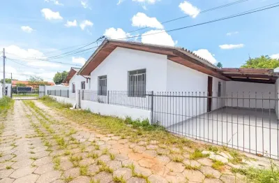 Casa com 2 quartos para alugar na Rua Humberto Ciccarino, 754, Boqueirão, Curitiba