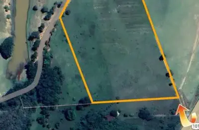 Vendo sitio chácara, à 30 minutos do centro de campos, lugar com vista linda!!!