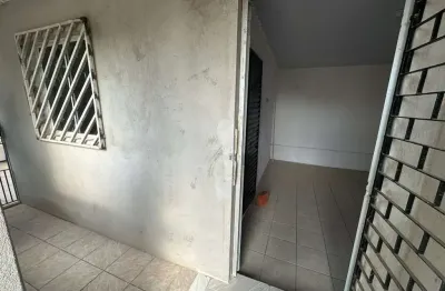 Casa Alto Padrão para Locação em Fortaleza, Monte Castelo, 2 dormitórios, 1 suíte, 1 banheiro