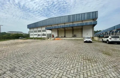 Alugo galpão industrial na zona franca de manaus com 6.300m²  com 3 docas