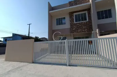 Sobrado em padrão moderno com 03 quartos no balneário ipanema!