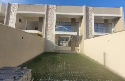 Sobrados novos em alto padrão com piscina em praia de leste!