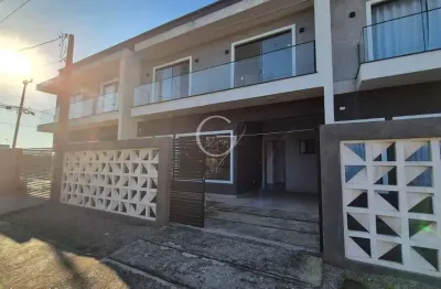 Oportunidade no litoral: sobrado com 03 quartos a poucos metros do mar!!