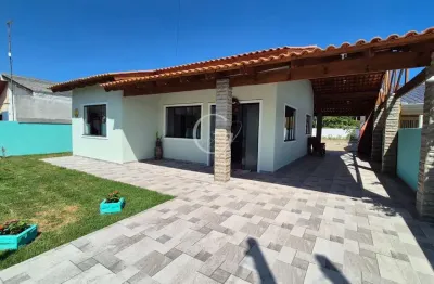 Casa com 3 quartos para alugar na Avenida Niterói, 991, Grajaú, Pontal do Paraná