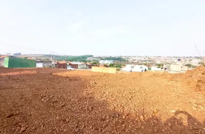 Dois lotes juntos, podendo ser vendidos juntos ou separados.