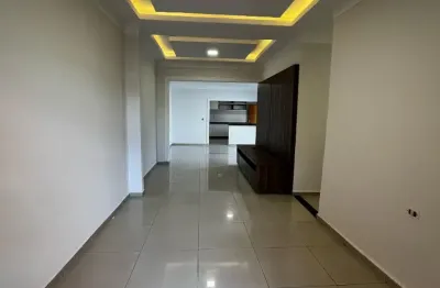 Casa Ampla no Jardim Ana Paula – 150m da Av. Brasil Sul | 2 Suítes e Segurança Completa