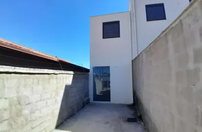 Casa independente com 2 suítes e 2 vagas no bairro canaã - ca3542