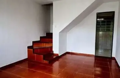 Casa com 2 quartos à venda na Rua Ivartt Maria Mota, 138, São João Batista, Belo Horizonte