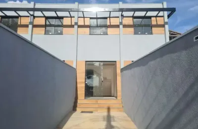 Casa independente de 2 qtos com 2 suítes | b. santa mônica - ca3699