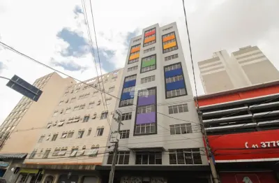 Studio mobiliado e decorado no centro de curitiba, para até 2 pessoas, 24m²