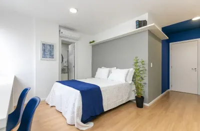 Studio mobiliado para locação no centro de curitiba, até 2 pessoas, 26m²