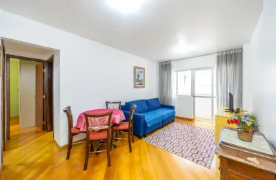 Apartamento 2 quartos finamente decorado em curitiba, até 4 pessoas