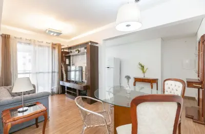 Apartamento 2 quartos, sacada com churrasqueira, próximo ao parque barigui