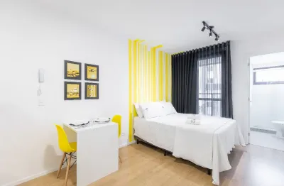 Studio com sacada para locação em curitiba, até 2 pessoas, 30m²