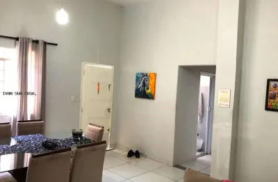 Casa 3 dormitórios para Venda em Jundiaí, Jardim Pacaembu, 3 dormitórios, 1 suíte, 2 banheiros, 2 vagas