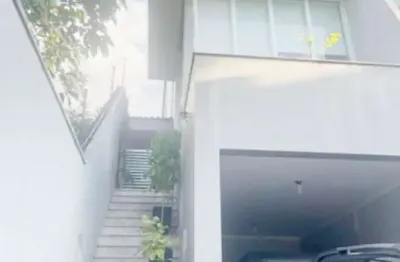 Sobrado para locação na vila pedra branca, excelente localização, ao lado do parque horto florestal, 4 dorms(3 suítes) e 3 vagas