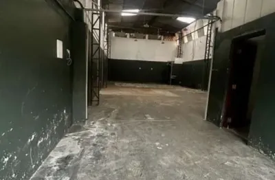 Galpão comercial para locação na vila mazzei, ótima localização, reformado e pronto para uso. pé direito 8 metros e 216m²