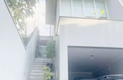 Sobrado residencial para venda na vila pedra branca, excelente localização, ao lado do parque horto florestal e de uma variedade de comércios e serviços.  4 dormitórios sendo 3 suítes