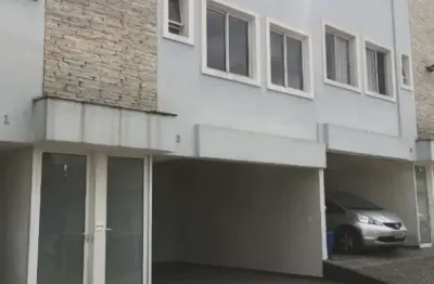 Casa em condomínio fechado, vila santos, excelente localização, próximo ao parque horto florestal, 3 dormitórios (1 suíte) e 3 vagas