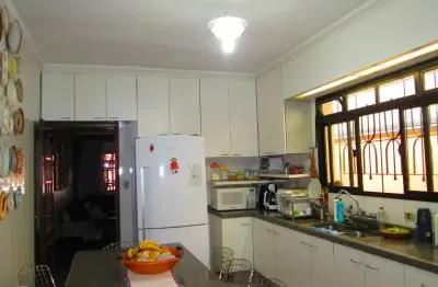 Casa terreá para venda no jardim brasil, com 3 dormitórios (1 suíte) e 2 vagas de garagem