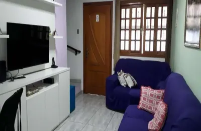 Sobrado residencial para venda na vila mazzei, ótima localização, ao lado da av. cel sezefredo fagundes, 2 dormitórios