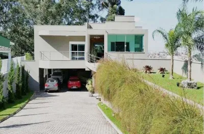 Maravilhoso sobrado alto padrão venda no jardim ibiratiba, em local privilegiado, próximo à serra da cantareira. 6 dormitórios(3 suítes), 16 vagas