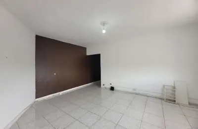 Sala comercial para locação no tremembé, excelente localização, em avenida, à 10 minutos do novo shopping trimais e shopping metrô tucuruvi.
