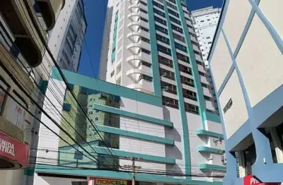 Belíssimo apartamento alto padrão 03 suítes 02 vagas e lazer completo no centro de balneário camboriú