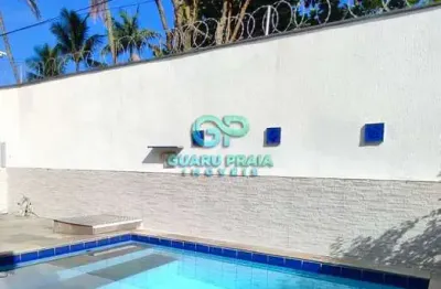 Sala espaçosa para 2 ambientes, varanda, sala de jantar, 3 dormitórios sendo uma suíte, banheiro social, cozinha, lavanderia, piscina, churrasqueira, 1 edícula com 2 suítes, 5 quartos