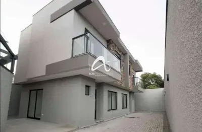 Sobrado novo em condomínio com 03 quartos (1 suíte) no bairro Xaxim, Curitiba/PR.