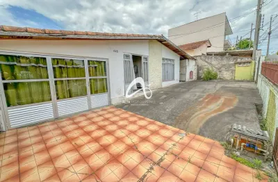 Casa com 5 quartos à venda na Rua Teodomiro Furtado, Xaxim, Curitiba